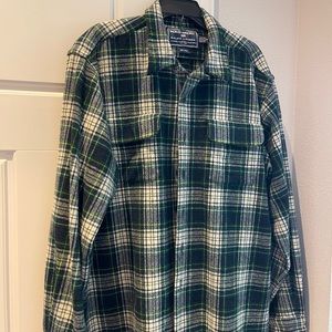 Vintage men’s Polo Ralph Lauren 100%Wool shirt. Great to wear as a jacket.